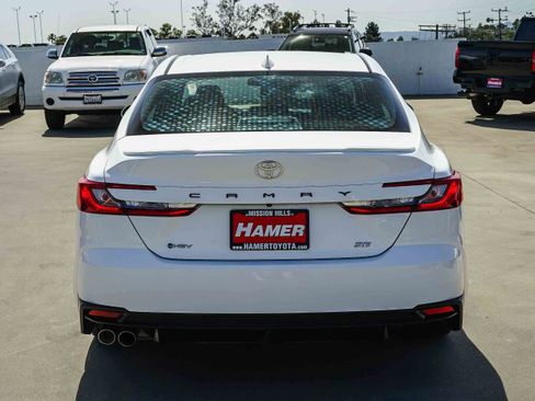 Certified 2025 Toyota Camry SE image 3