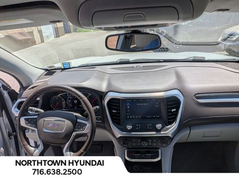 Used 2021 GMC Acadia SLT w/ Technology Package AWD/4WD image 6