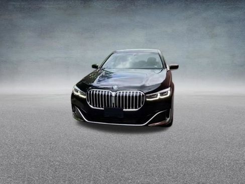 Used 2020 BMW 740i xDrive w/ Cold Weather Package image 7