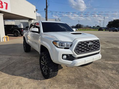 Used 2021 Toyota Tacoma TRD Sport w/ Advanced Technology Package image 9