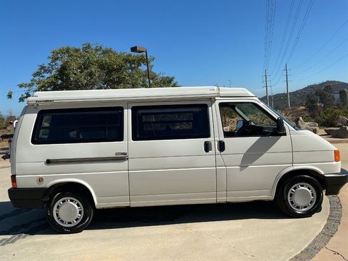 Used 1995 Volkswagen Eurovan Camper FWD image 2