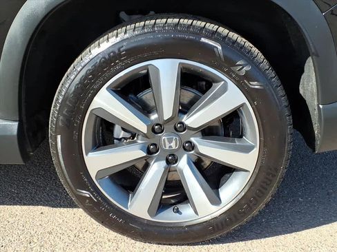 Certified 2025 Honda Pilot Touring image 8