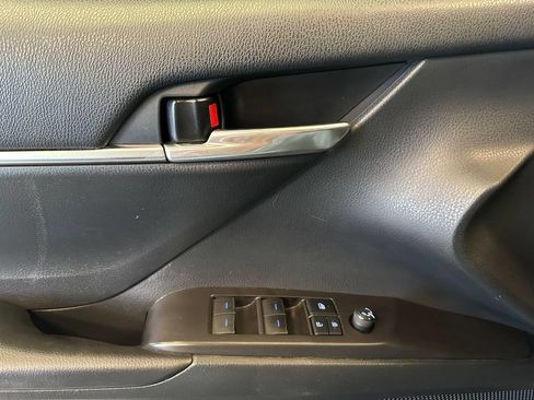 Used 2021 Toyota Camry SE AWD/4WD image 19