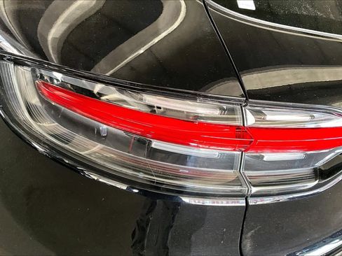 Used 2023 Porsche Macan S image 28