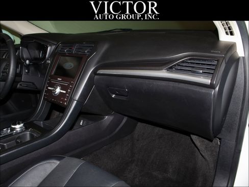 Used 2018 Ford Fusion Titanium image 38