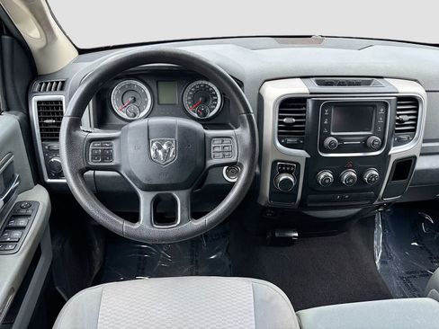 Used 2017 RAM 1500 SLT RWD image 19