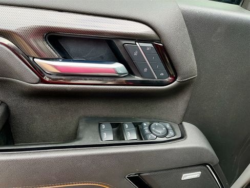 Used 2025 GMC Sierra 2500 AT4 w/ AT4 Premium Plus Package image 18