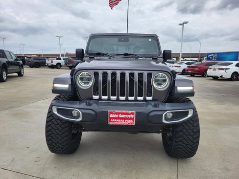 Used 2020 Jeep Gladiator Overland image 8