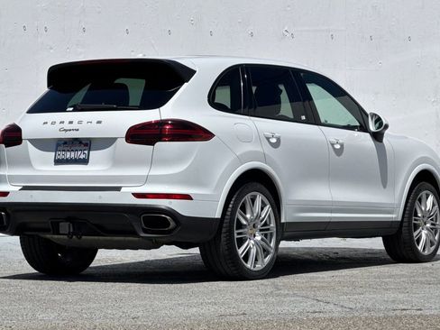 Used 2018 Porsche Cayenne Platinum Edition AWD/4WD image 3
