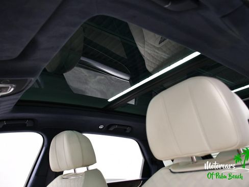 Used 2023 Bentley Bentayga AWD/4WD image 41