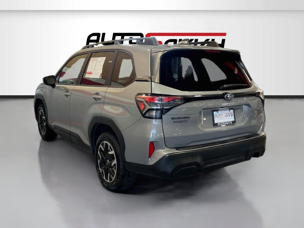 Used 2025 Subaru Forester Premium AWD/4WD image 5