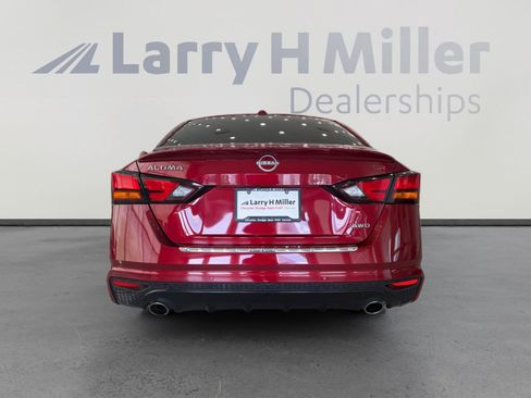 Used 2023 Nissan Altima 2.5 SR w/ SR Premium Package AWD/4WD image 4