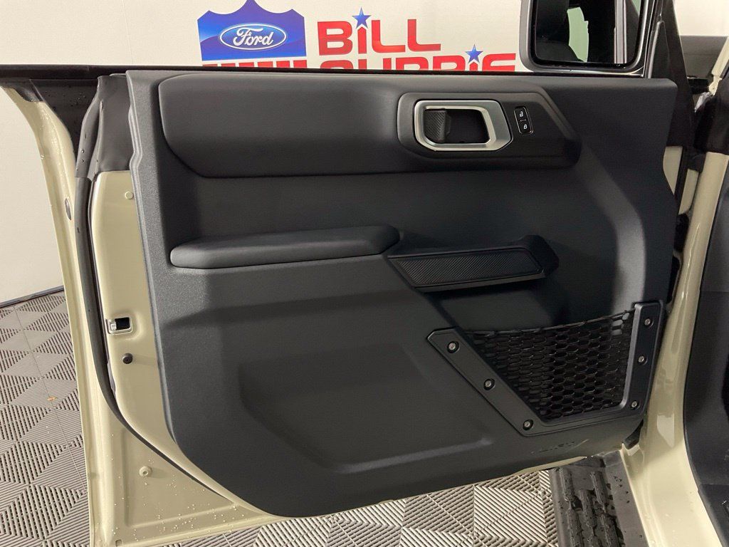 New 2026 Ford Bronco Outer Banks AWD/4WD image 12