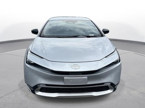 Used 2025 Toyota Prius Plug-In Hybrid FWD image 3