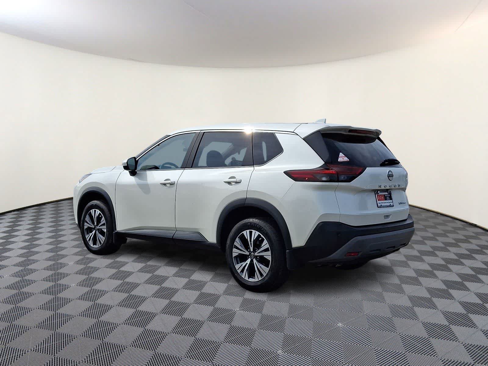 Used 2023 Nissan Rogue SV AWD/4WD image 7