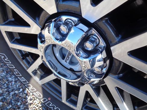 Used 2017 Ford F250 Lariat w/ Lariat Value Package image 25