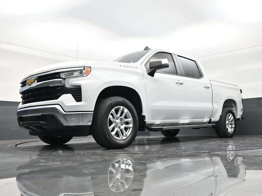 Used 2024 Chevrolet Silverado 1500 LT RWD image 17