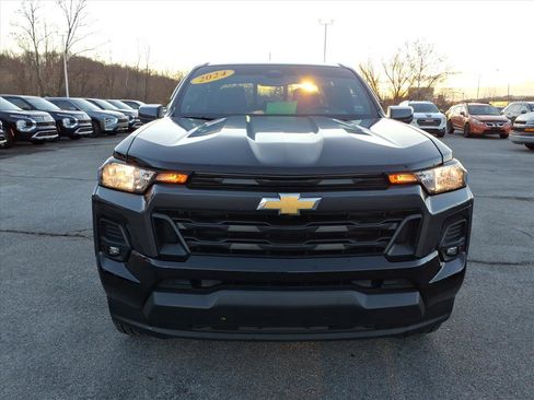 Used 2024 Chevrolet Colorado LT w/ LT Convenience Package II image 13