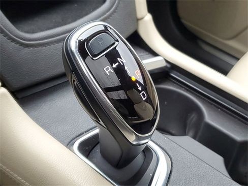 Used 2017 Cadillac XT5 Luxury w/ Driver Awareness Package image 20