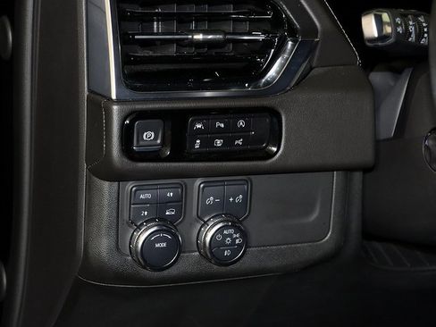 Used 2025 GMC Yukon Denali image 28