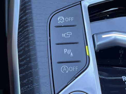 New 2026 BMW 330i Sedan w/ Premium Package image 10