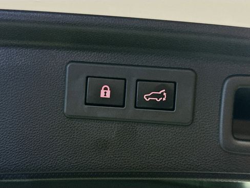 Used 2021 Subaru Forester Limited image 29