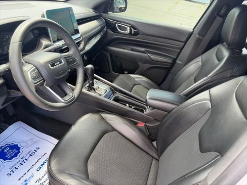 Used 2022 Jeep Compass Latitude w/ Sun and Sound Group FWD image 16