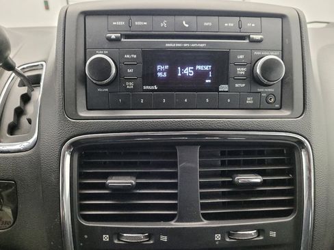 Used 2016 Dodge Grand Caravan American Value Package w/ UConnect Hands-Free Group image 25