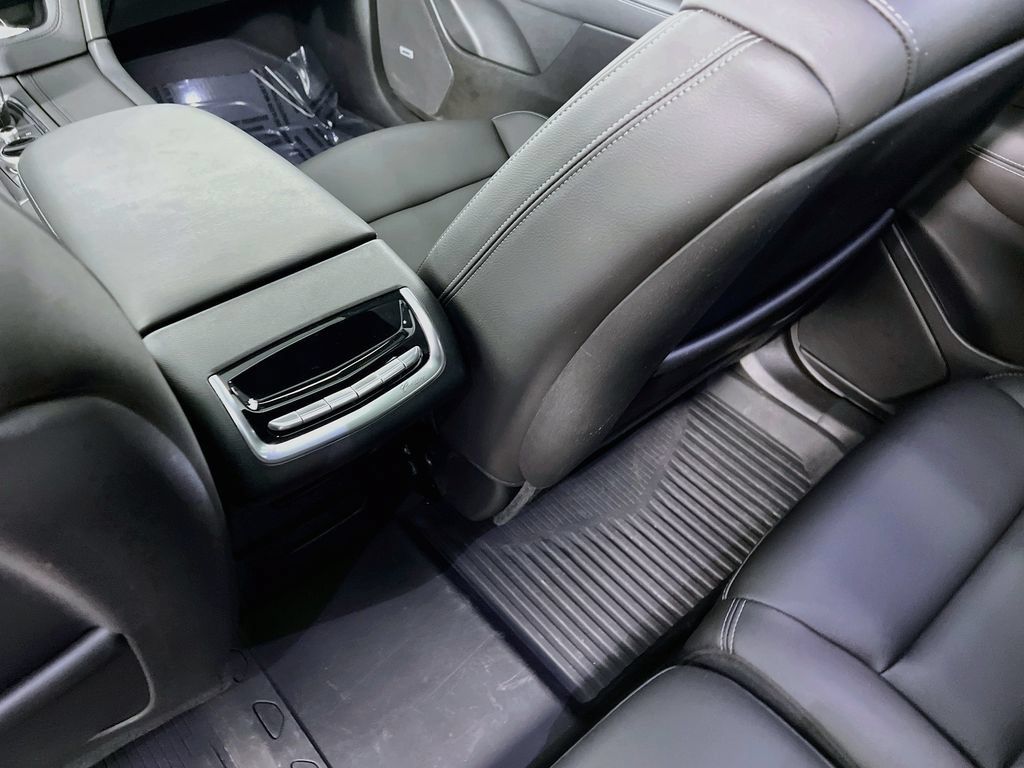 Certified 2024 Cadillac XT6 Luxury w/ LPO, Floor Liner Package AWD/4WD image 25