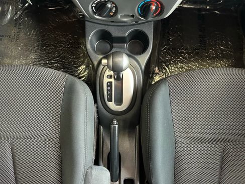 Used 2019 Nissan Versa SV image 19