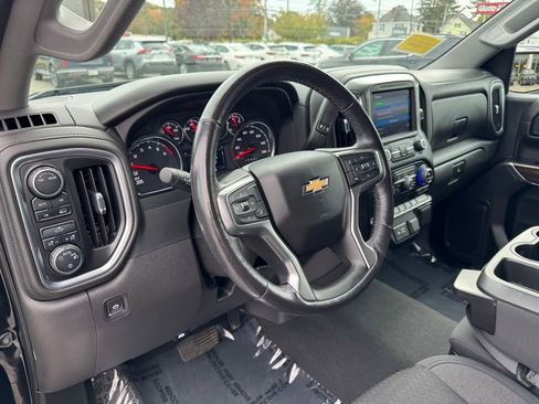 Used 2022 Chevrolet Silverado 1500 LT image 16