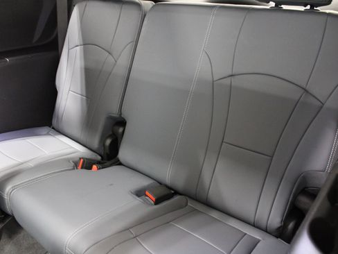 Used 2023 Buick Enclave Essence w/ Experience Buick Package AWD/4WD image 19