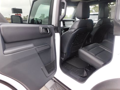 New 2025 Ford Bronco Badlands image 13