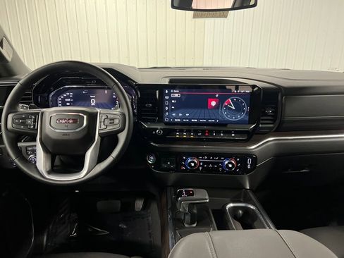 Certified 2025 GMC Sierra 1500 SLT w/ SLT Premium Plus Package image 17