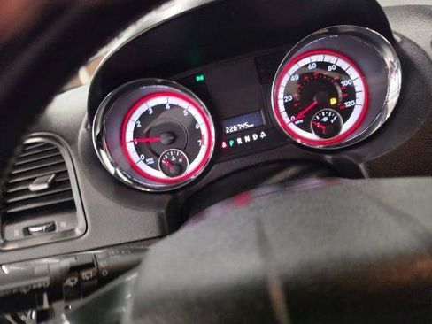 Used 2018 Dodge Grand Caravan SE FWD image 13