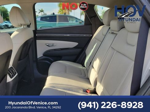 Certified 2024 Hyundai Tucson Limited FWD image 17