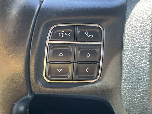 Used 2017 RAM 2500 SLT w/ Luxury Group image 28