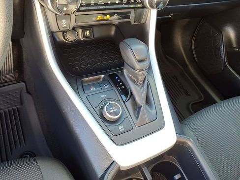 Used 2025 Toyota RAV4 LE AWD/4WD image 33