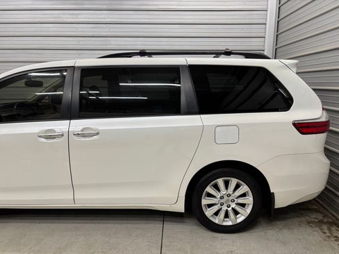 Used 2016 Toyota Sienna XLE Premium AWD/4WD image 5