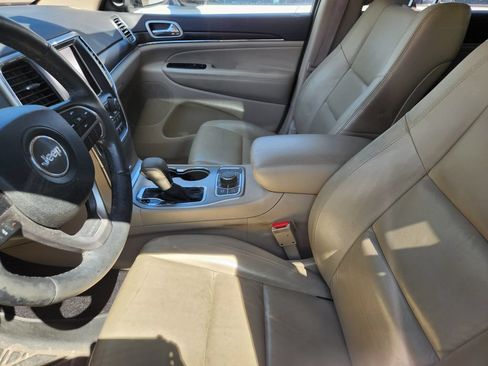 Used 2018 Jeep Grand Cherokee Limited AWD/4WD image 11