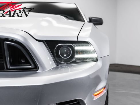 Used 2014 Ford Mustang Coupe RWD image 9
