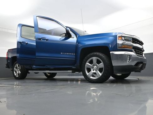 Used 2018 Chevrolet Silverado 1500 LT w/ All Star Edition AWD/4WD image 38