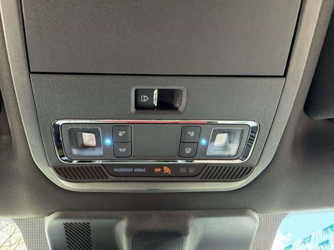 Used 2025 Ford F150 Lariat AWD/4WD image 38