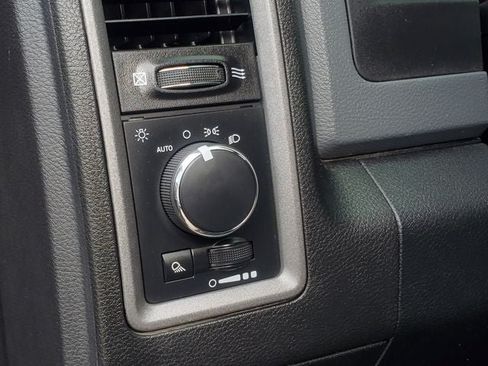 Used 2017 RAM 1500 ST w/ SXT Appearance Group AWD/4WD image 8