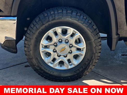 Used 2024 Chevrolet Silverado 2500 LT AWD/4WD image 30