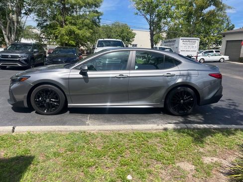 Used 2026 Toyota Camry SE FWD image 2