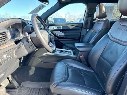 Used 2022 Ford Explorer Platinum w/ Technology Package AWD/4WD image 21