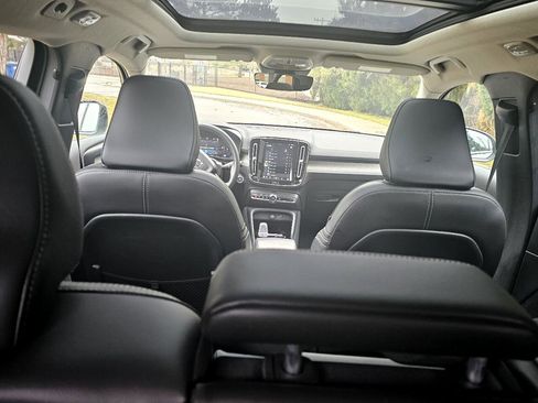 Used 2023 Volvo XC40 B5 Ultimate w/ Climate Package image 13