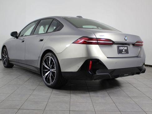 New 2026 BMW 530i xDrive w/ M Sport Package image 3