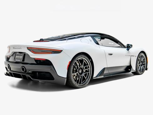 Used 2023 Maserati MC20 Coupe RWD image 2